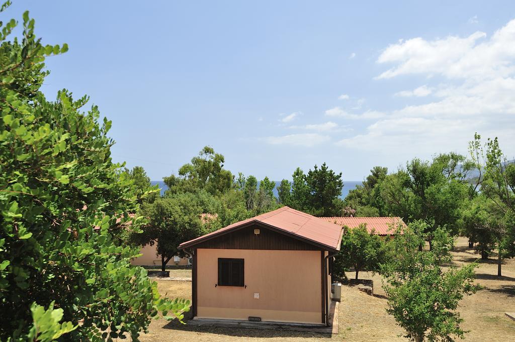Villaggio Camping Tesonis Beach Tertenìa Exteriör bild