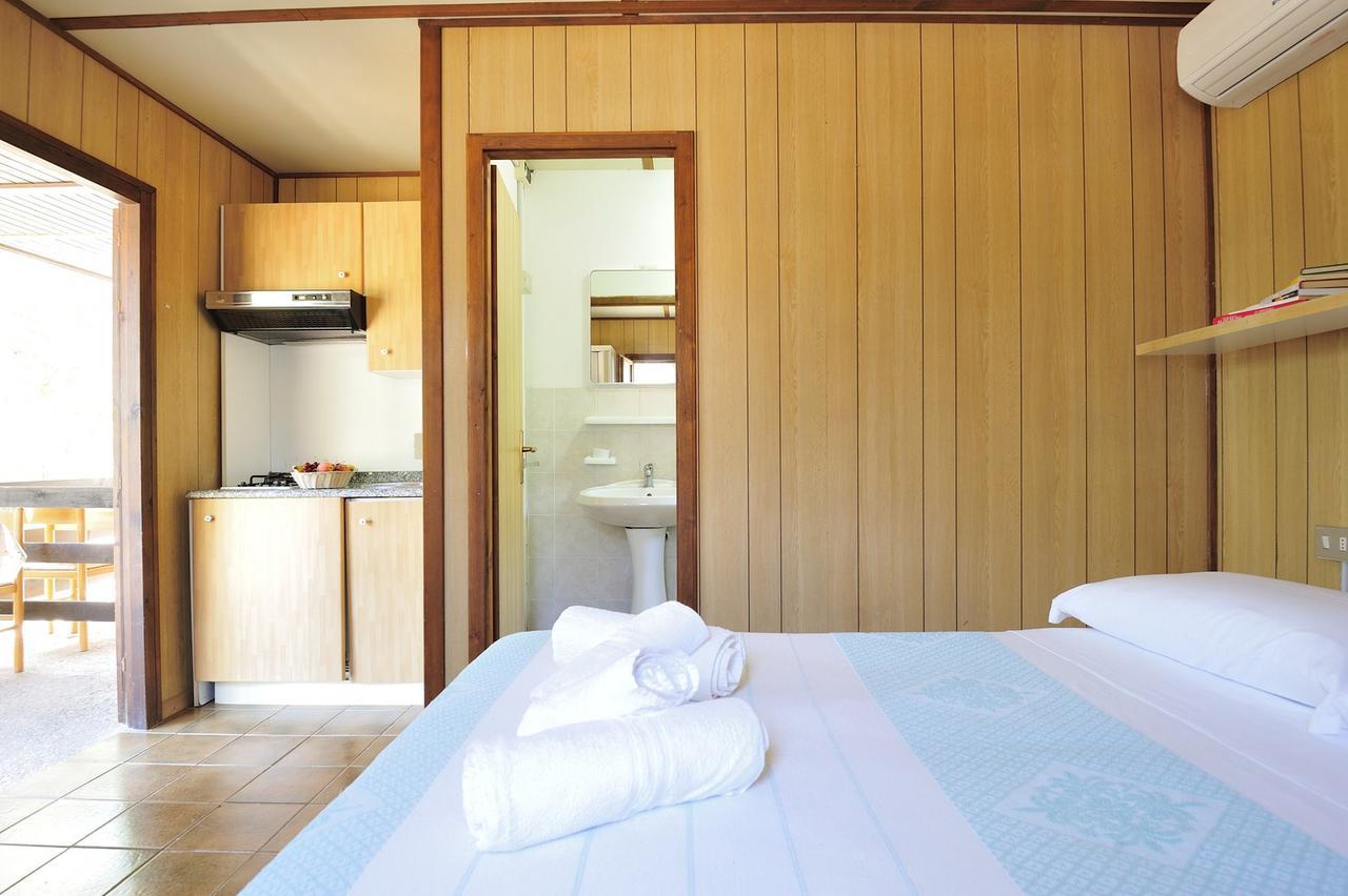 Villaggio Camping Tesonis Beach Tertenìa Exteriör bild